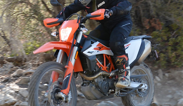 Горка для мотоциклов по грязи